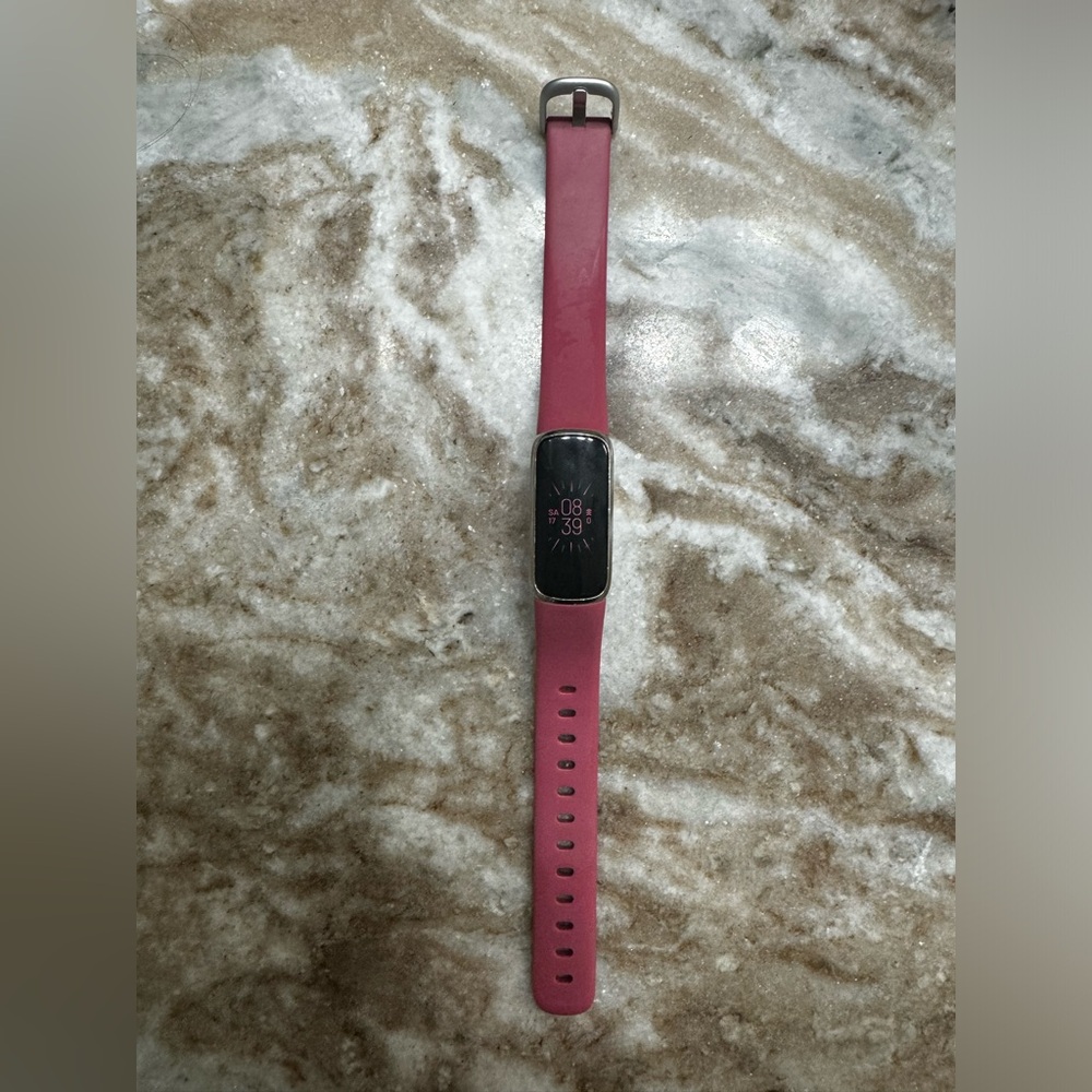 Fitbit Luxe